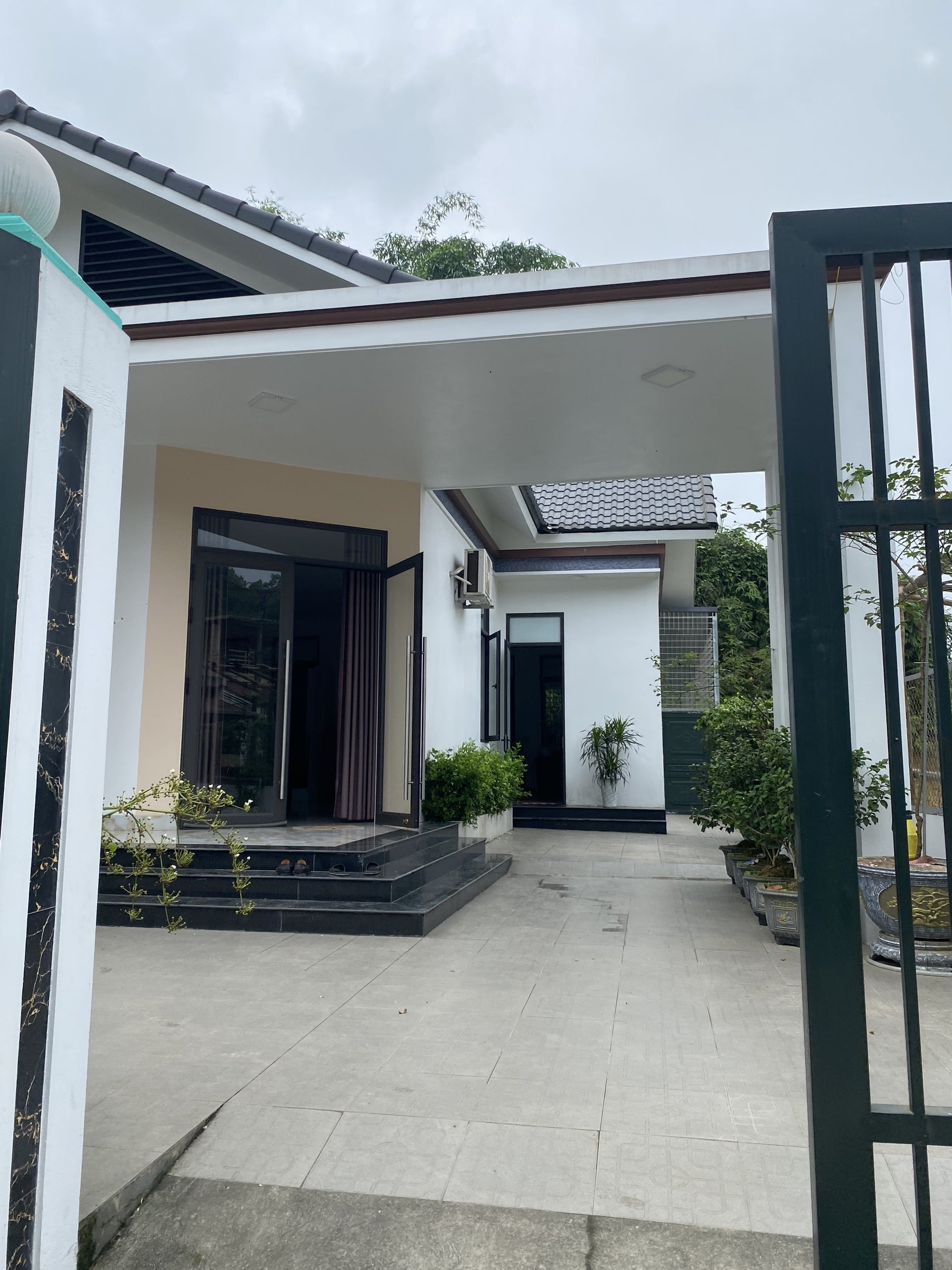 Bán biệt thự vườn hơn 425m2, có gara ô tô gần trung tâm TP Yên Bái (ĐÃ BÁN)