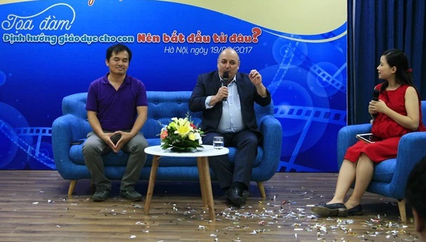 Eva.vn MC Minh Trang hướng dẫn các cha mẹ định hướng giáo dục cho con