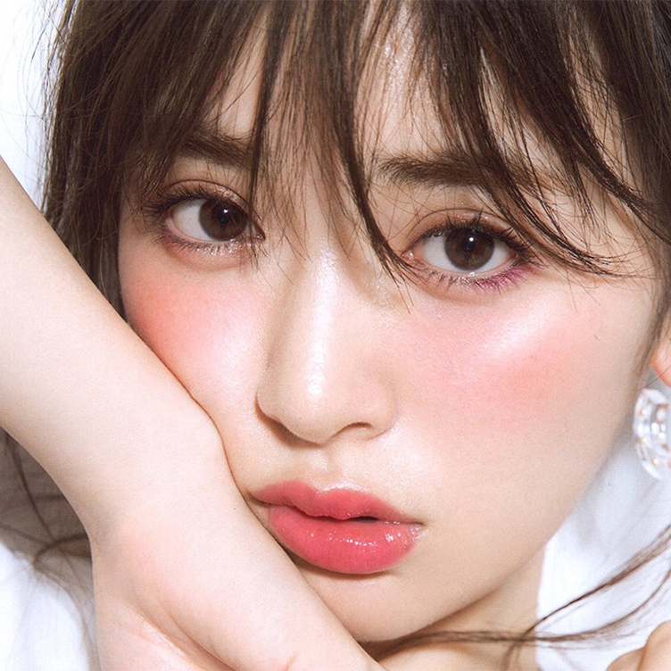 Update ngay xu hướng make up tone hoa anh đào ngọt ngào cho các cô nàng!