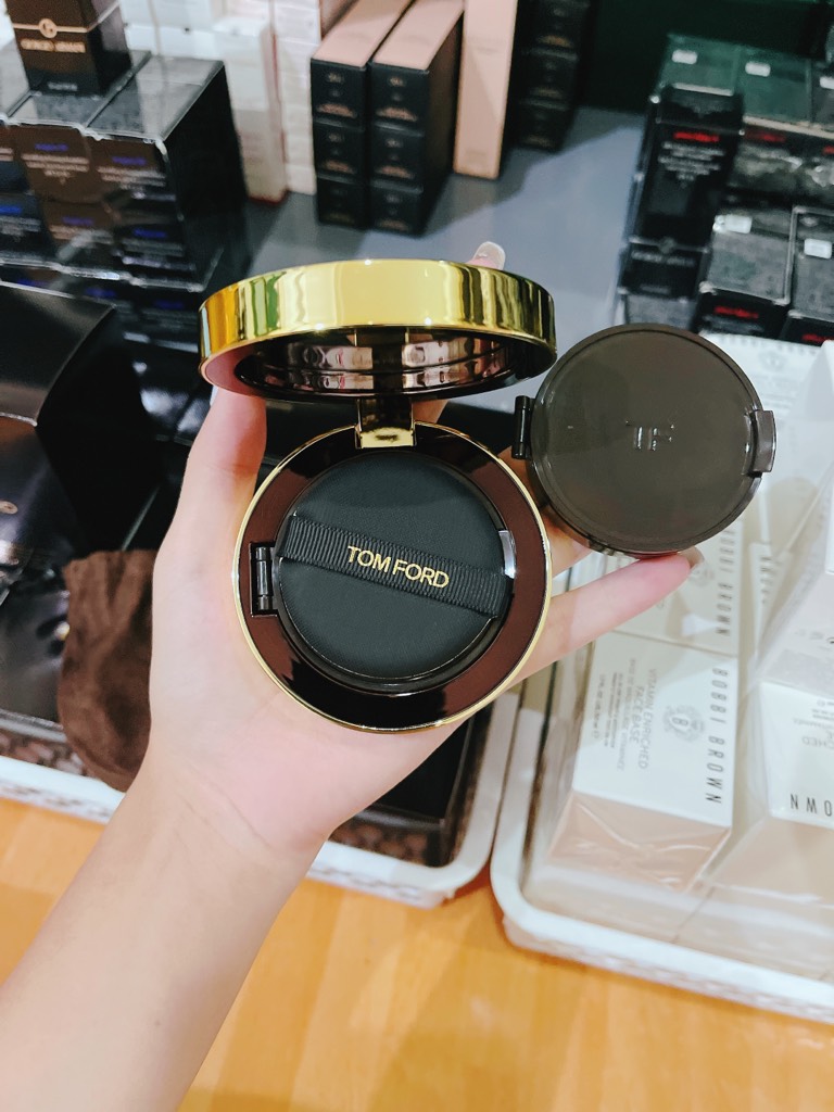 Cusshion Tom Ford Traceless Touch Foundation Case Satin – Matte Cushion SPF  45 /PA++++ | Lật Đật Nga Cosmetic