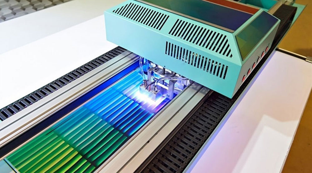Tạo nên những ấn phẩm cao cấp với kỹ thuật phủ UV định hình