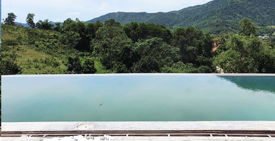 FRESHWATER SWIMMING POOL AT PARAMOUNT