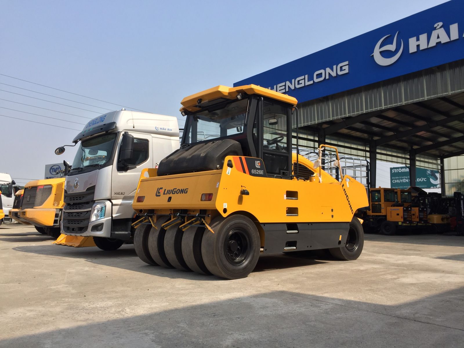 XE LU LỐP 26 TẤN | XE LU LỐP LIUGONG 26 TẤN CLG6526E