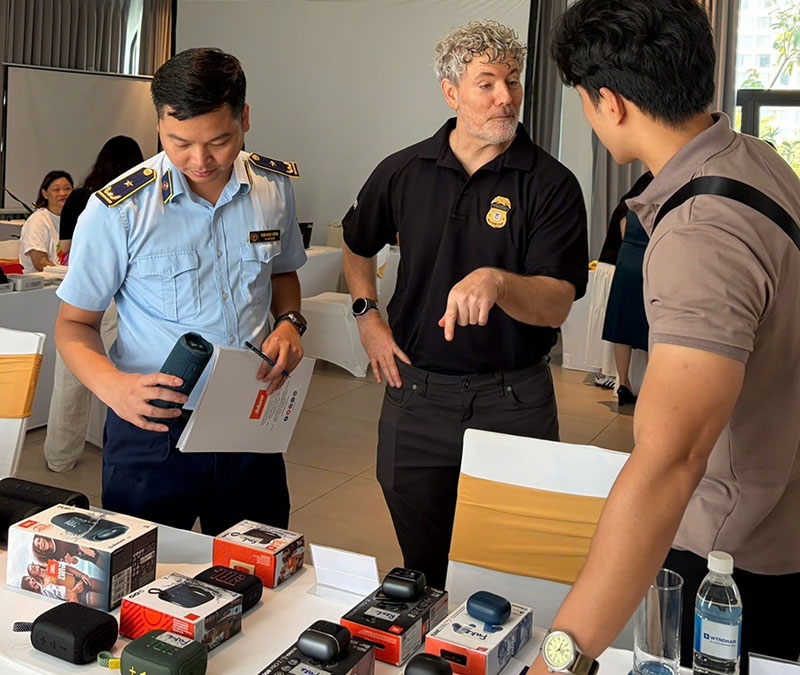 Chiến Dịch Chống Hàng Giả Toàn Diện: JBL Hợp Tác Cùng Các Cơ Quan Hoa Kỳ Và Quản Lý Thị Trường Việt Nam