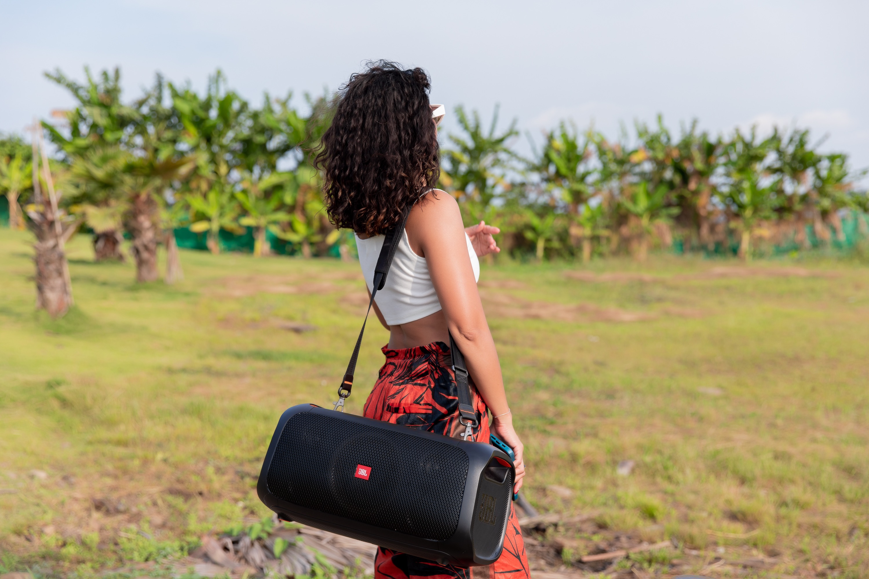 Trải nghiệm JBL PartyBox On-The-Go: 