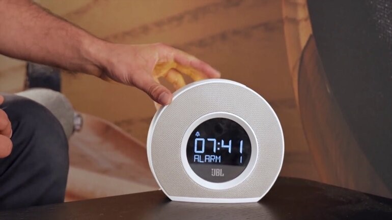 Description: Đánh giá JBL Horizon : Loa báo thức nhiều tính năng, chất âm tốt |  websosanh.vn