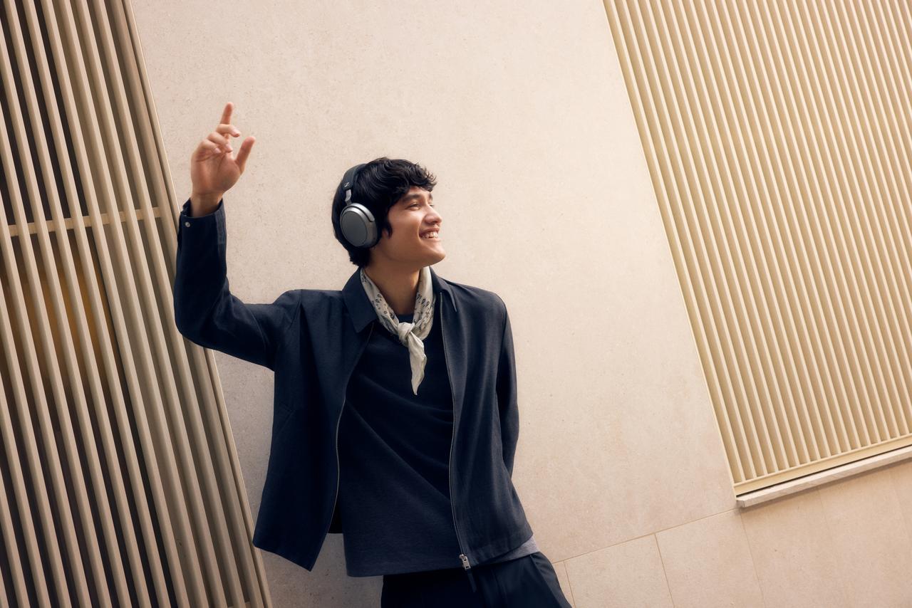 sennheiser-momentum-4-wireless-1