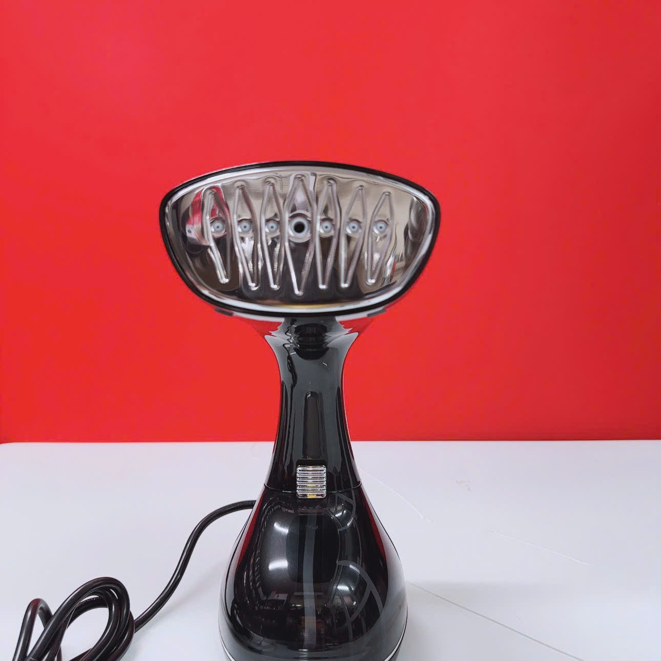 Bàn ủi hơi nước cầm tay Kalpen V3 1780W