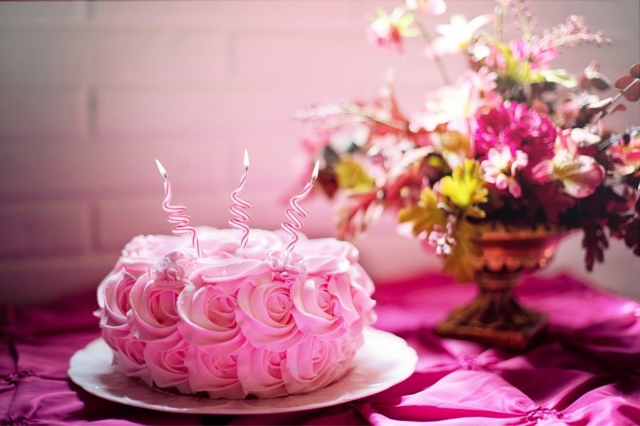 5 mẫu bánh sinh nhật hiện đại nhất năm bạn không thể bỏ lỡ