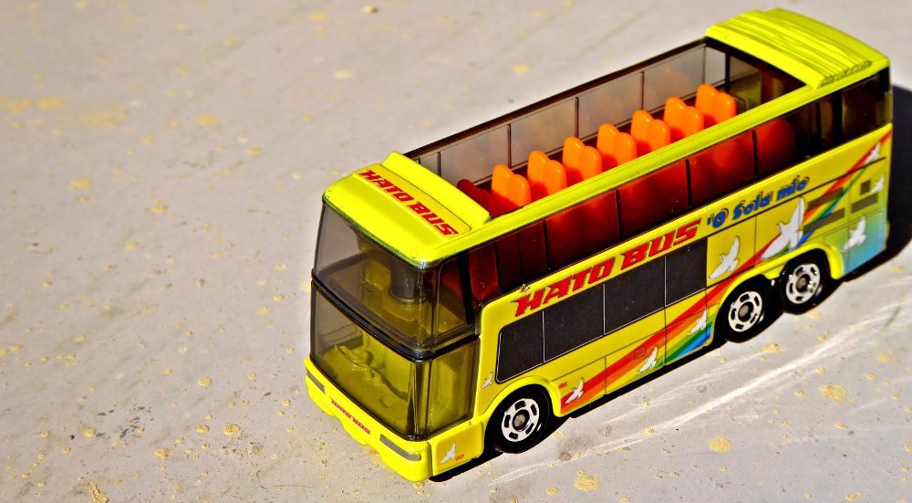 Đồ Chơi Tomica 42 Hato Bus Mo Cua