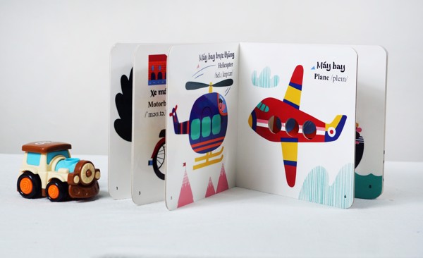 Sách Đục Trổ Thông Minh - Những Từ Vựng Đầu Đời Của Bé - My First Words - Phương