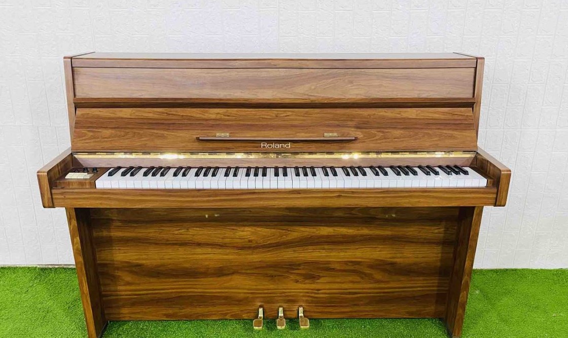 Piano Roland HP630