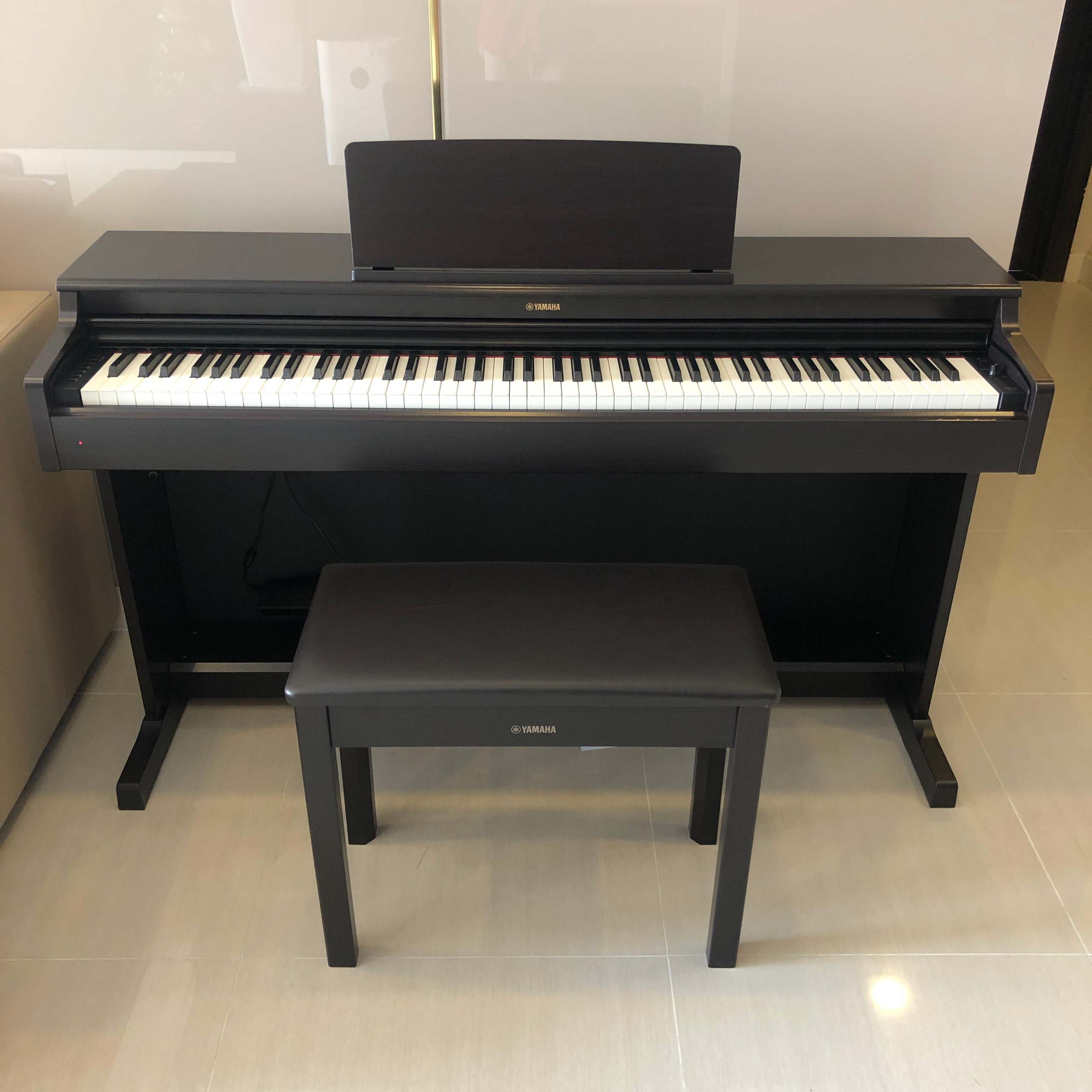 Piano Yamaha YDP164