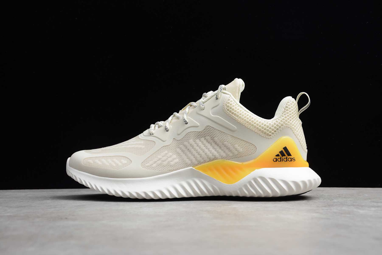 top-cac-cach-bao-quan-giay-adidas-giu-form-dang-tot-nhat-ban-can-biet