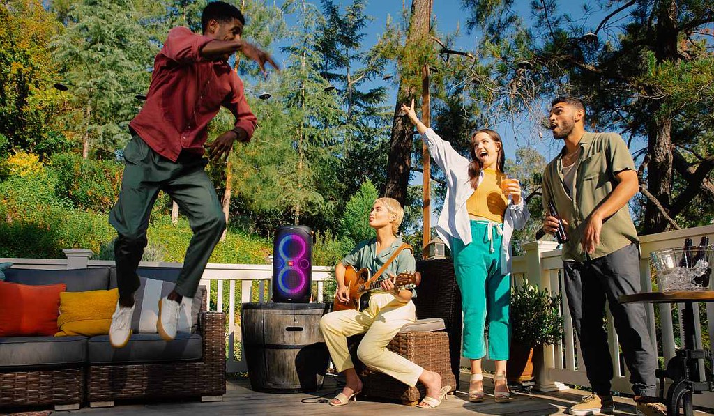 JBL ra mắt loa Bluetooth Flip 6, Partybox 110 và Partybox 710 mới