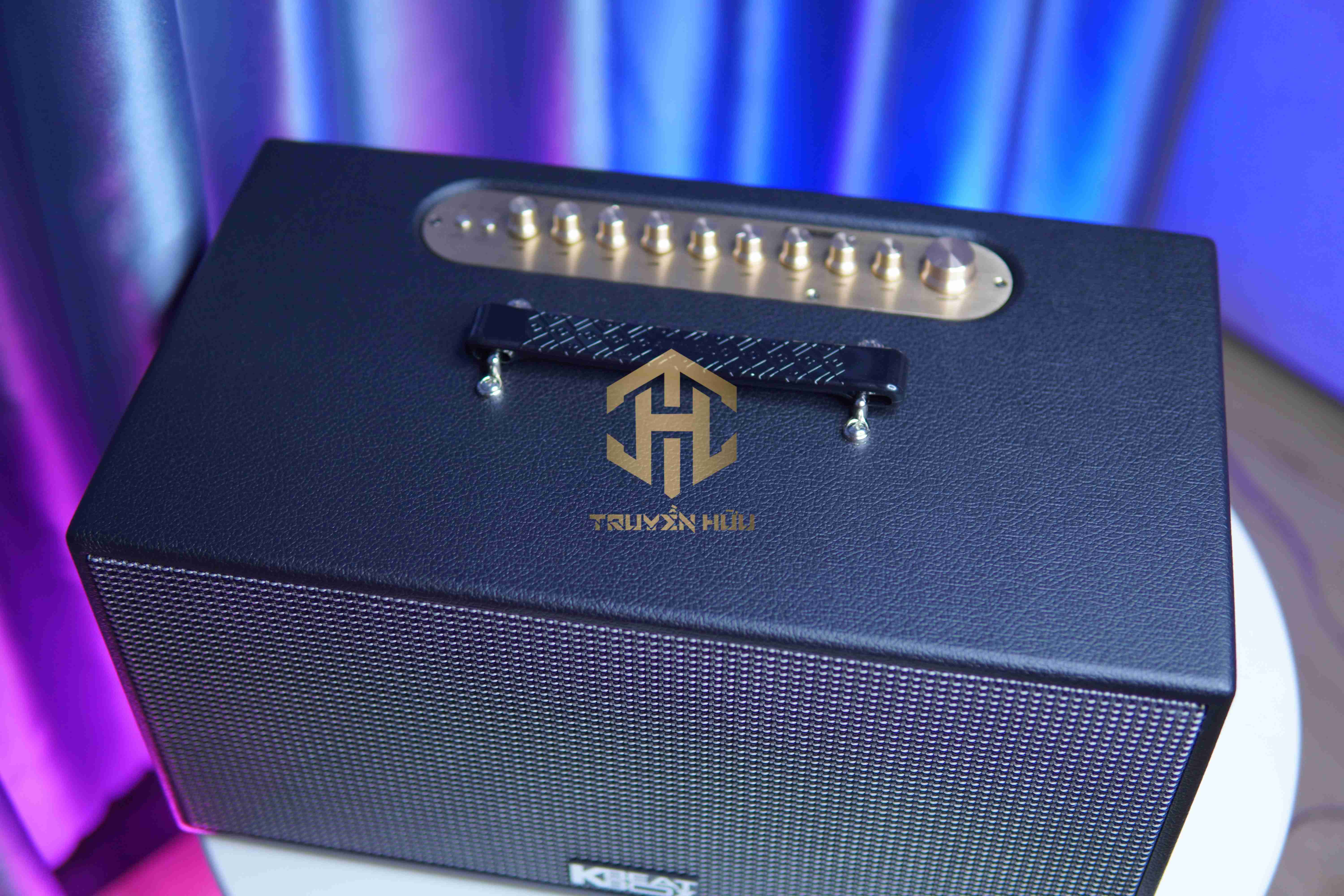 4. Tính năng và kết nối