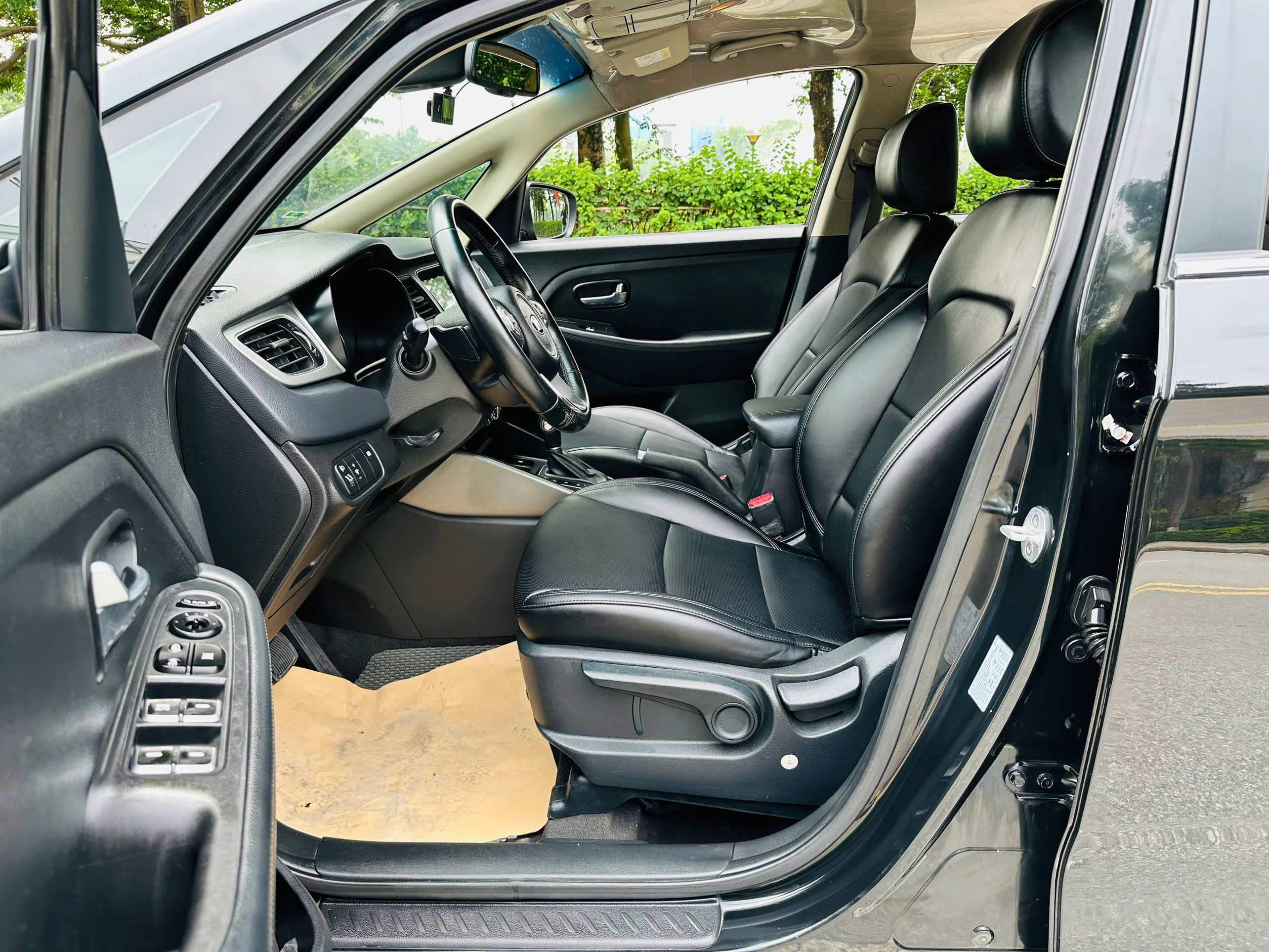 Xe Kia Rondo 2.0 GAT 2015