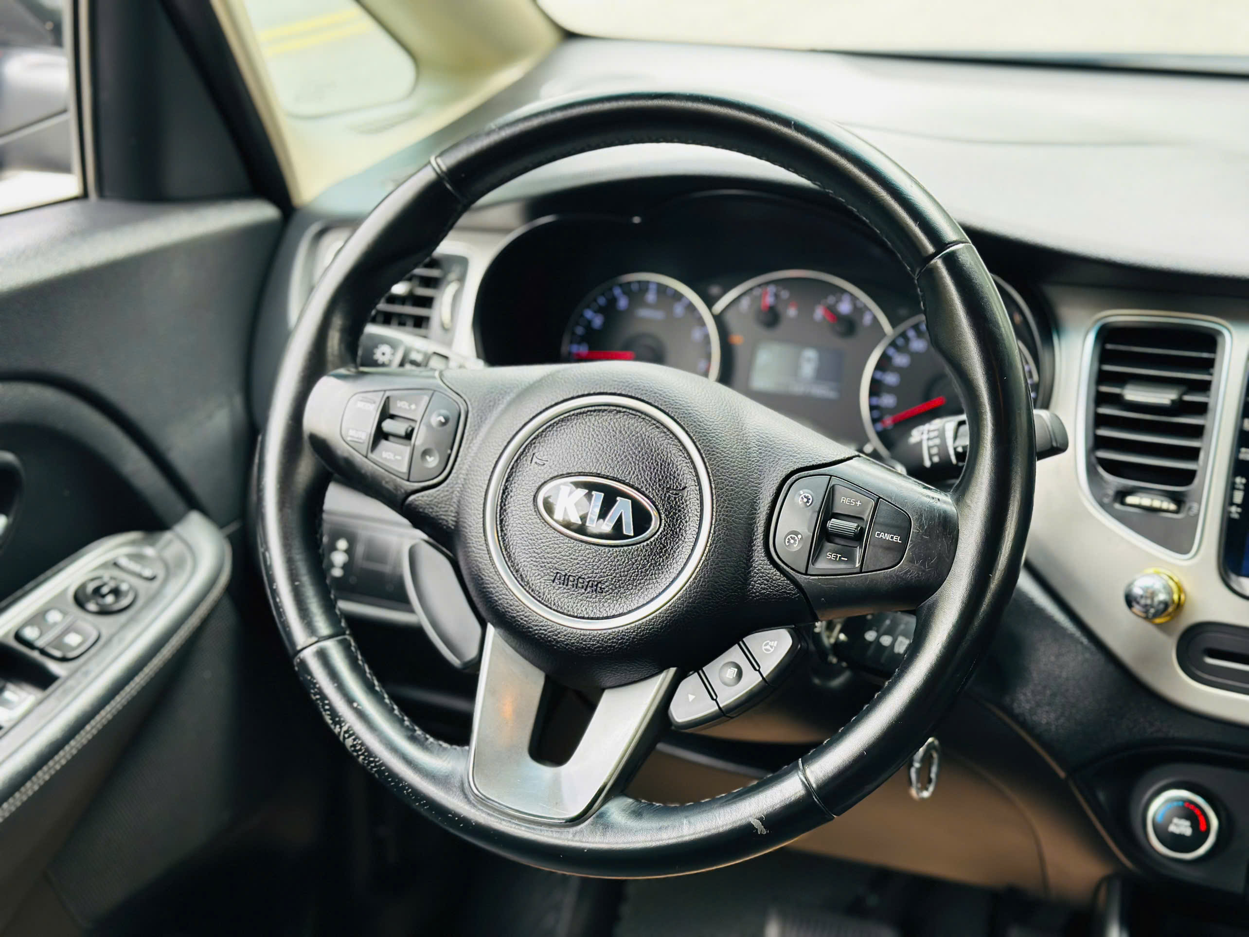 Xe Kia Rondo 2.0 GAT 2015