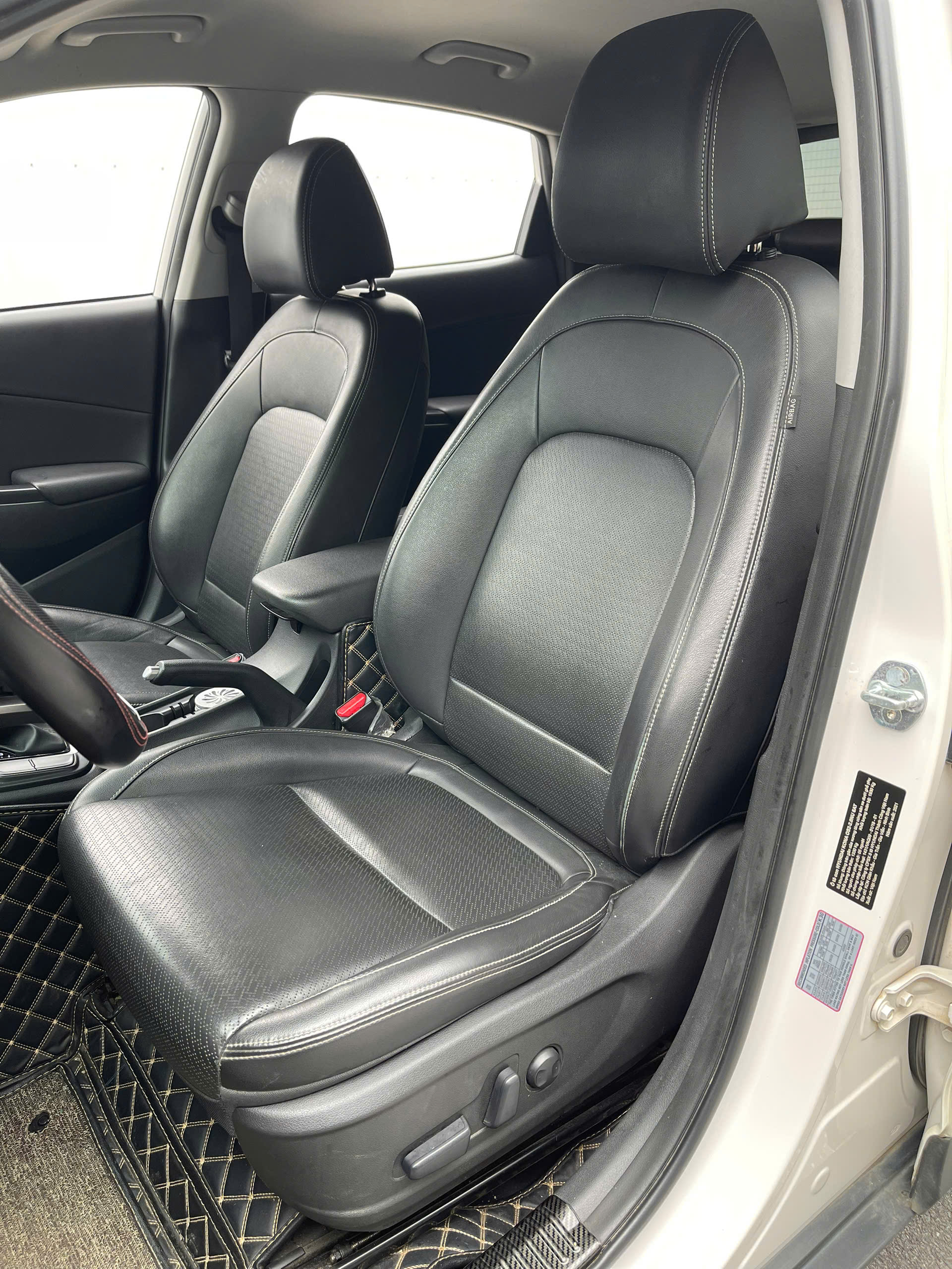 Hyundai Kona 2.0ATH 2021 màu trắng