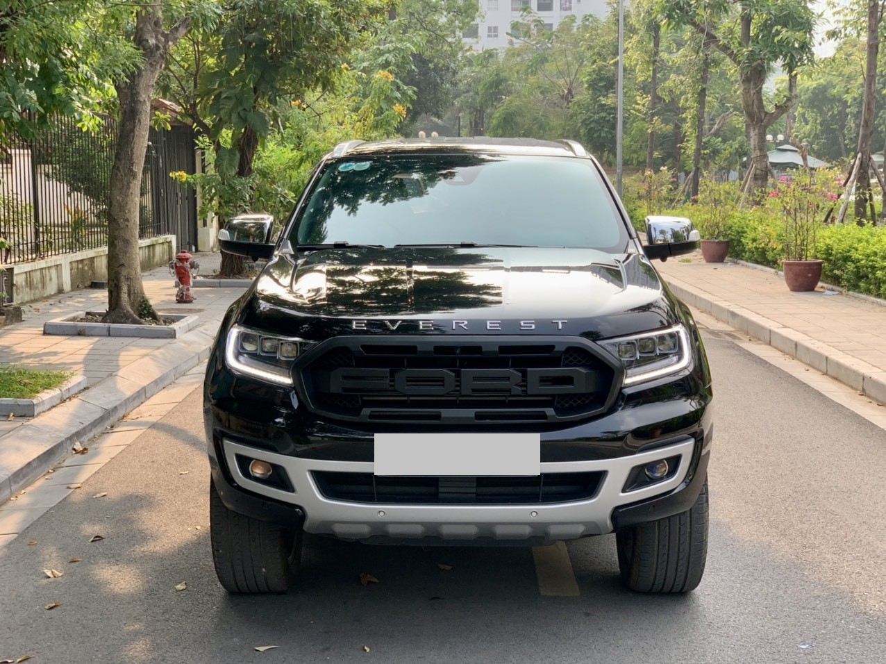Ford Everest Titanium 2.0L 4x2 AT 2022 màu đen (Đã bán)