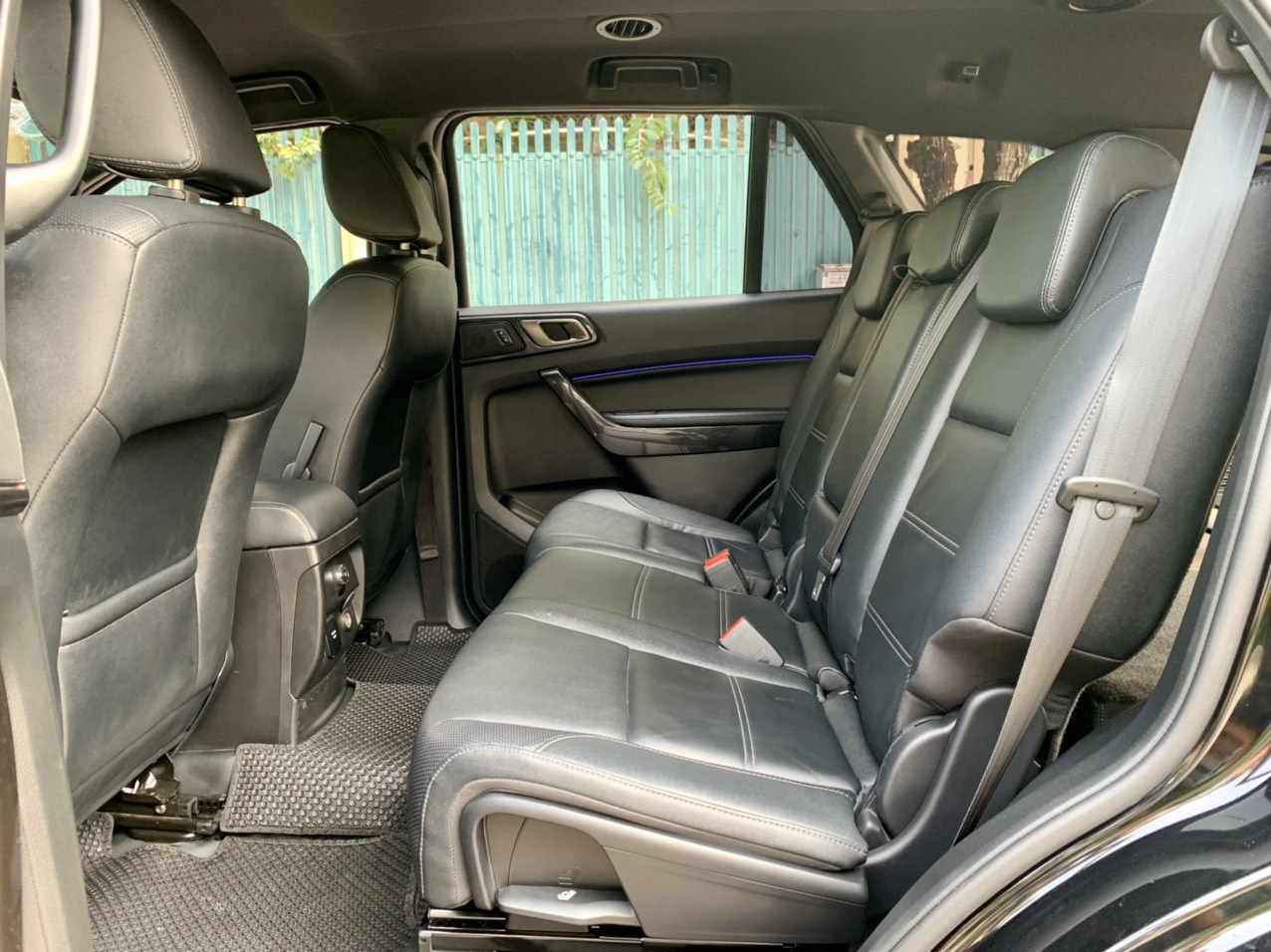 Ford Everest Titanium 2.0L 4x2 AT 2022 màu đen (Đã bán)