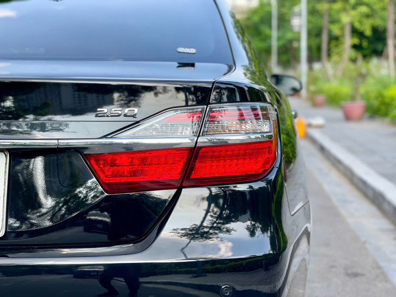 Toyota Camry 2.5Q 2016 màu đen