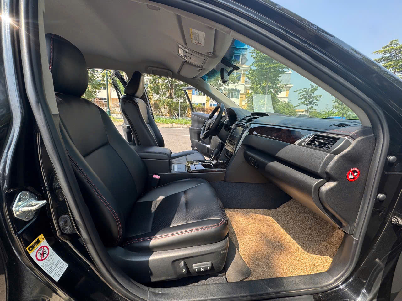 Toyota Camry 2.5Q 2016 màu đen