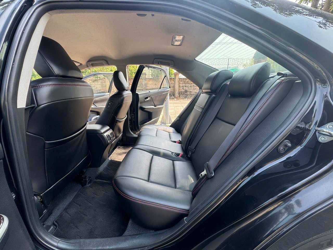 Toyota Camry 2.5Q 2016 màu đen