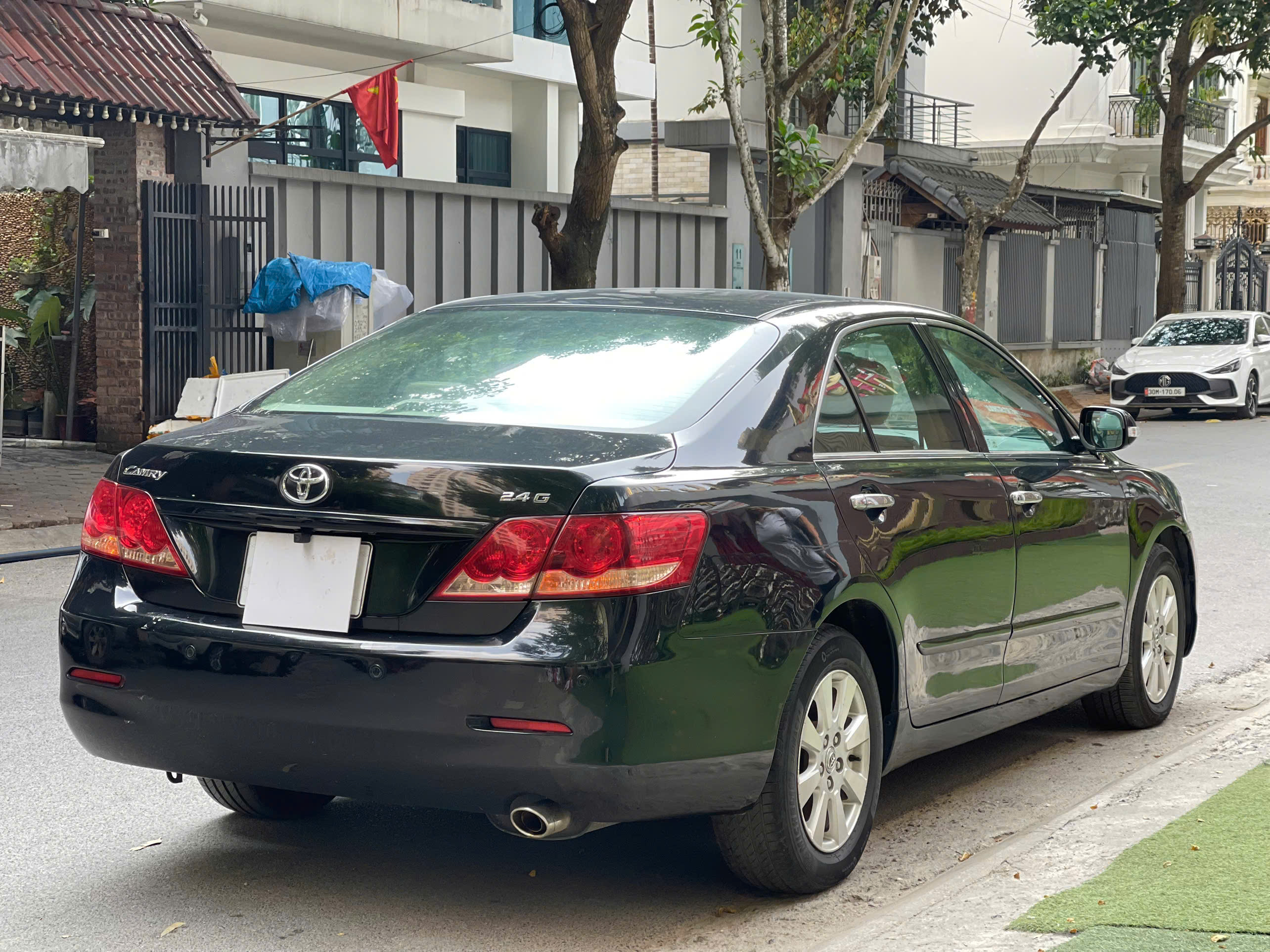 Toyota Camry 2.4G 2007 màu đen