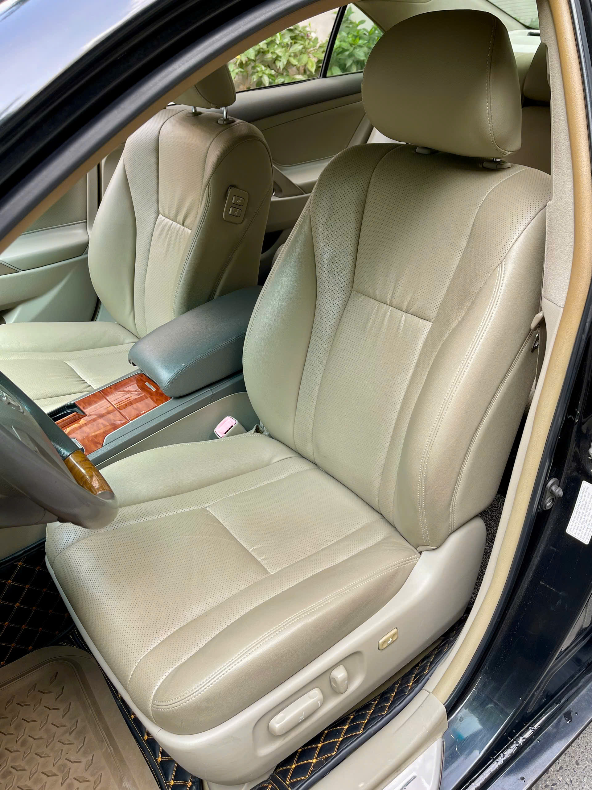 Toyota Camry 2.4G 2007 màu đen