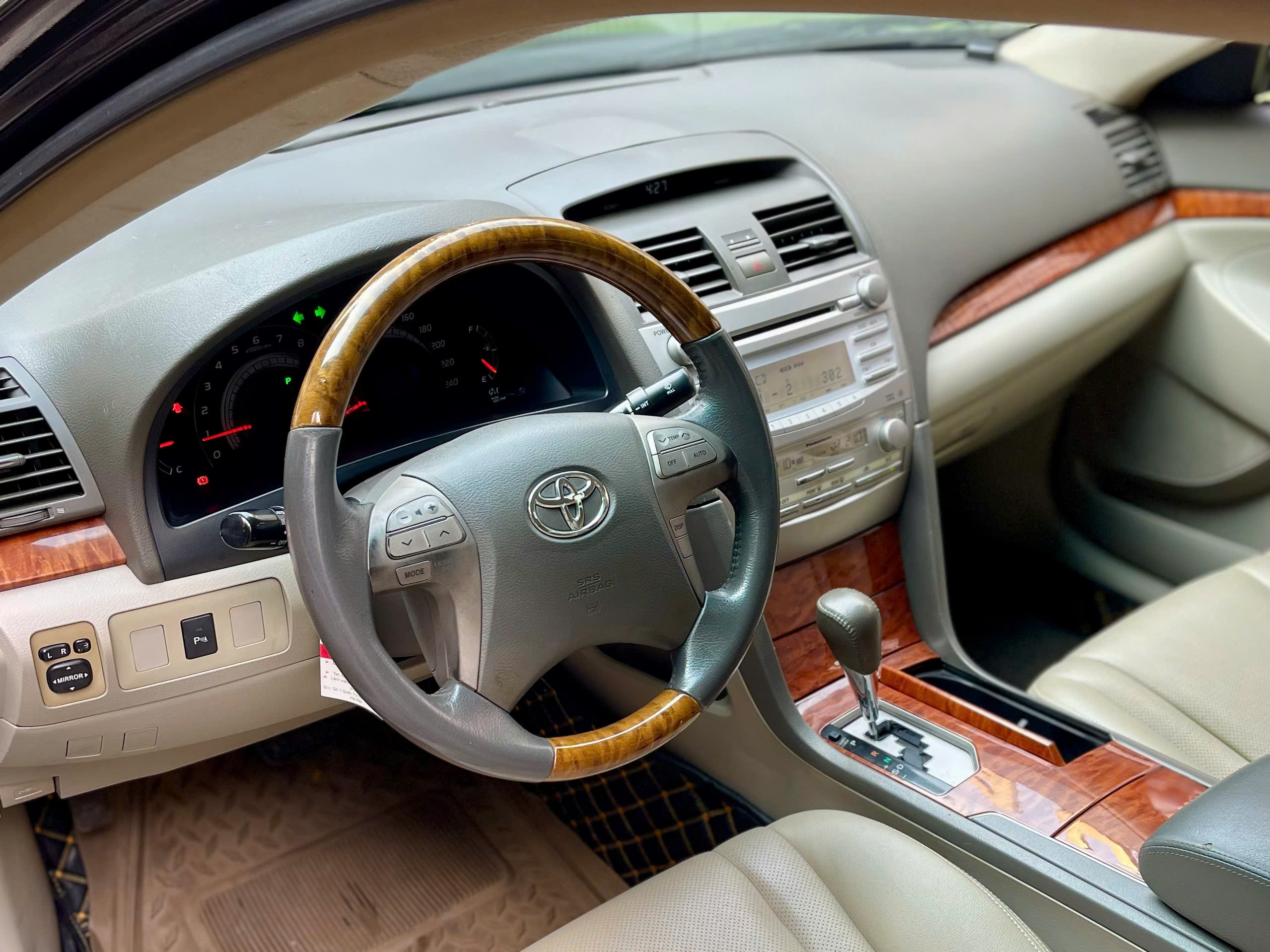 Toyota Camry 2.4G 2007 màu đen