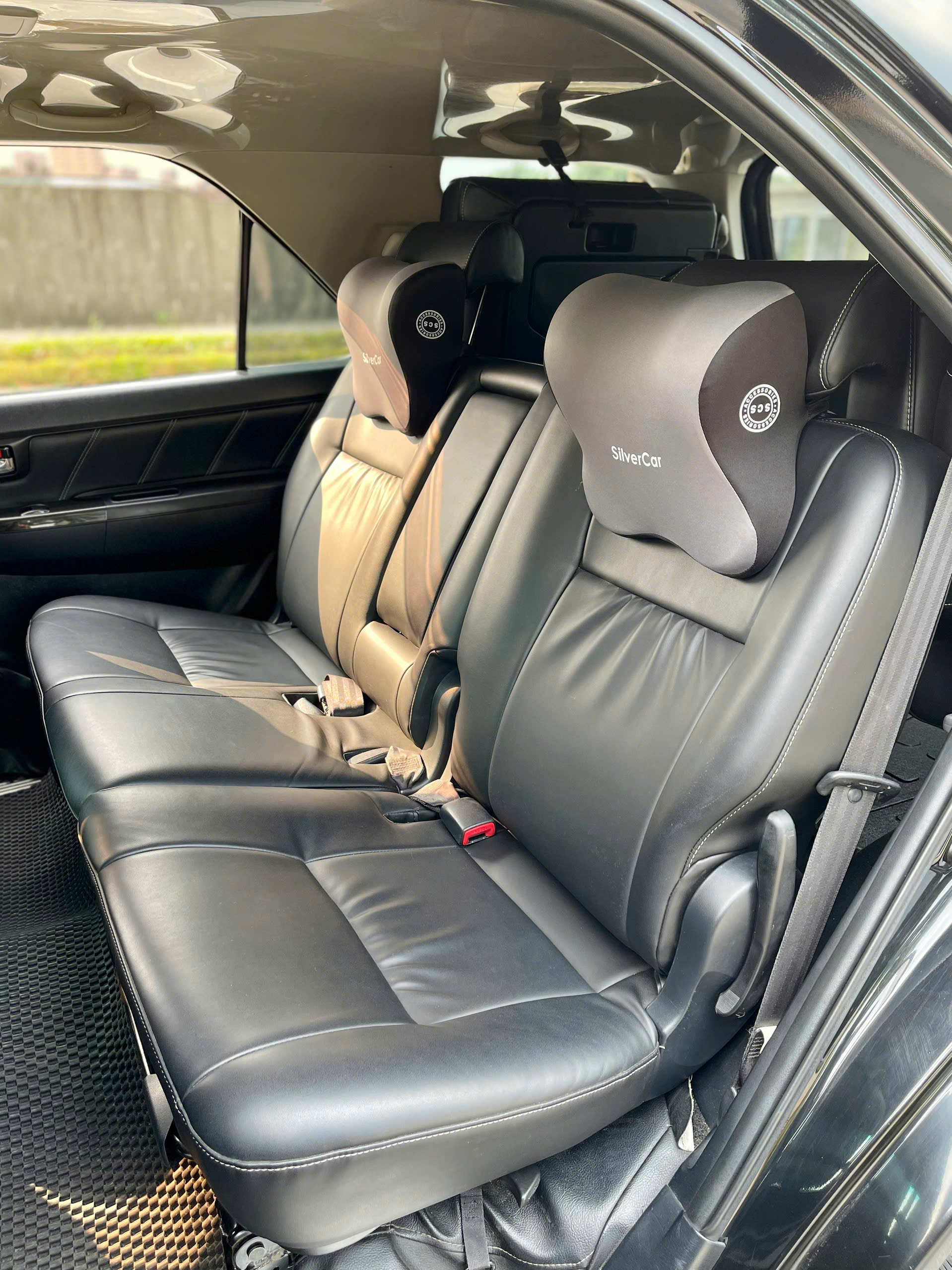 Toyota Fortuner 2.7V 4x4 AT 2014 bạc