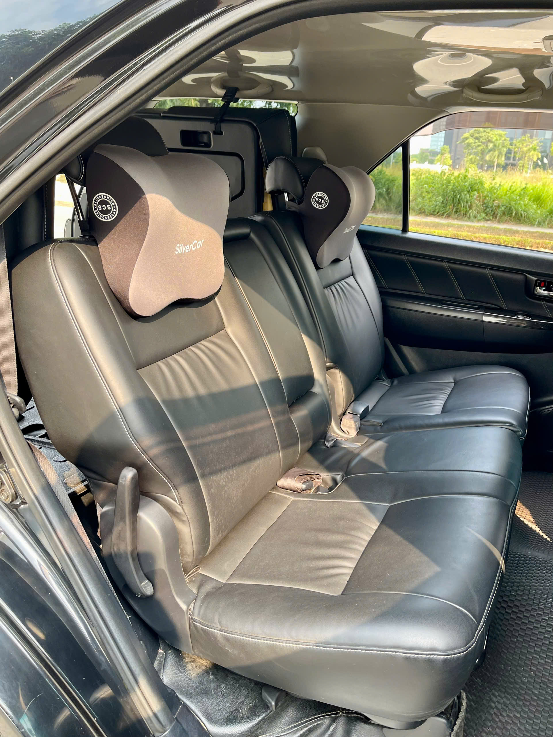Toyota Fortuner 2.7V 4x4 AT 2014 bạc