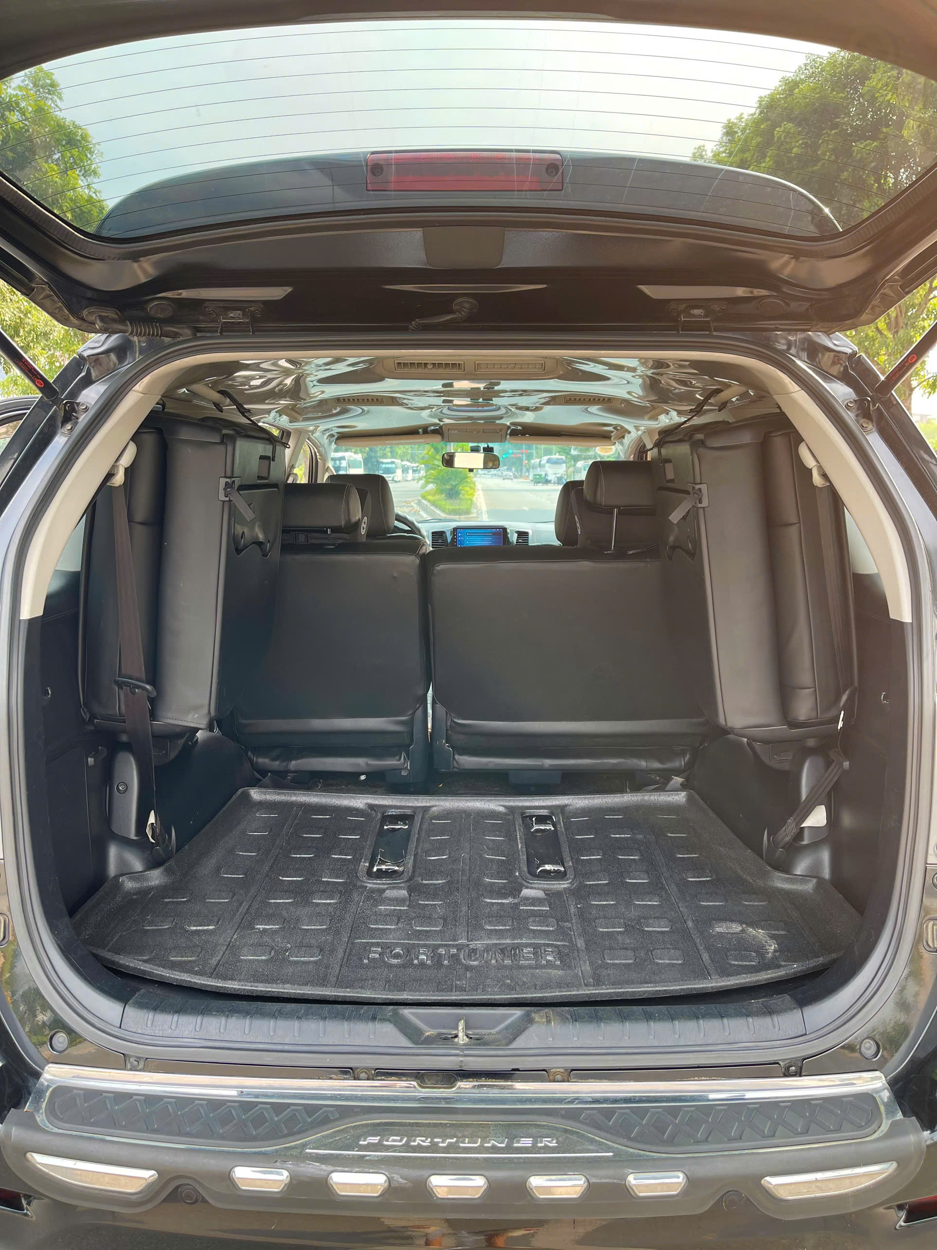 Toyota Fortuner 2.7V 4x4 AT 2014 bạc