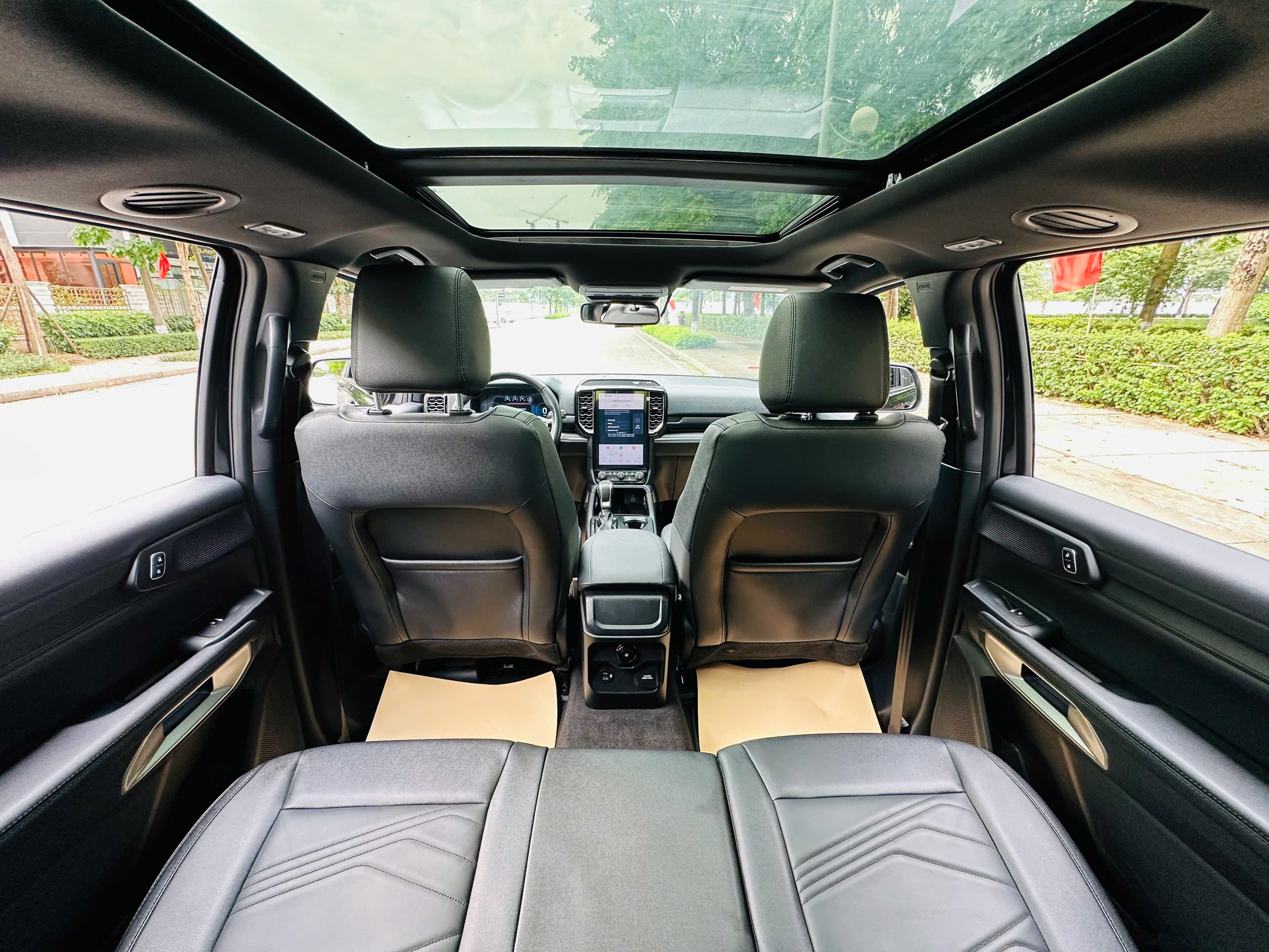 Ford Everest Titanium 2.0L 4x2 AT 2024 đen