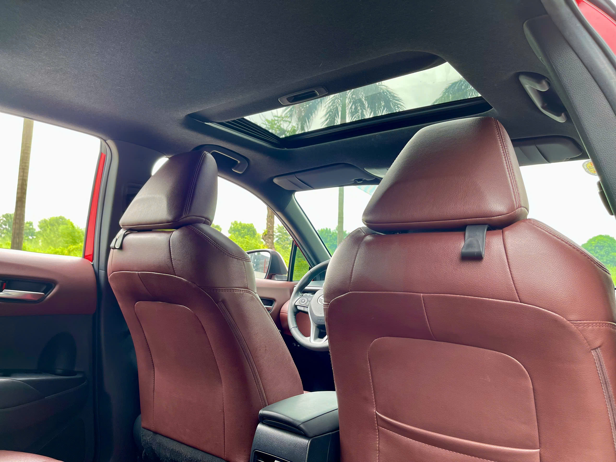 Toyota Corolla Cross 1.8V 2021 màu đỏ