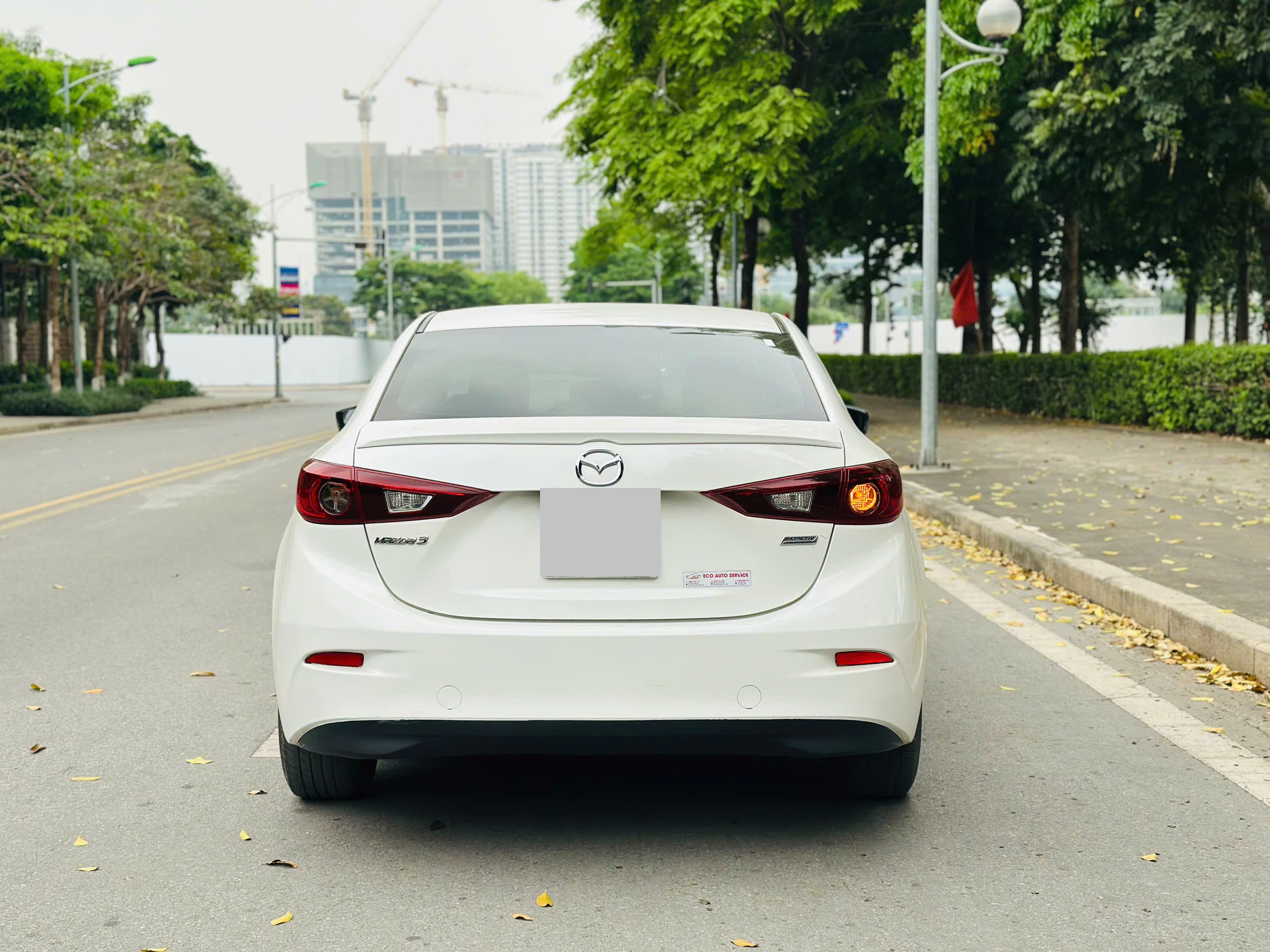 Mazda 3 1.5AT 2016 màu trắng