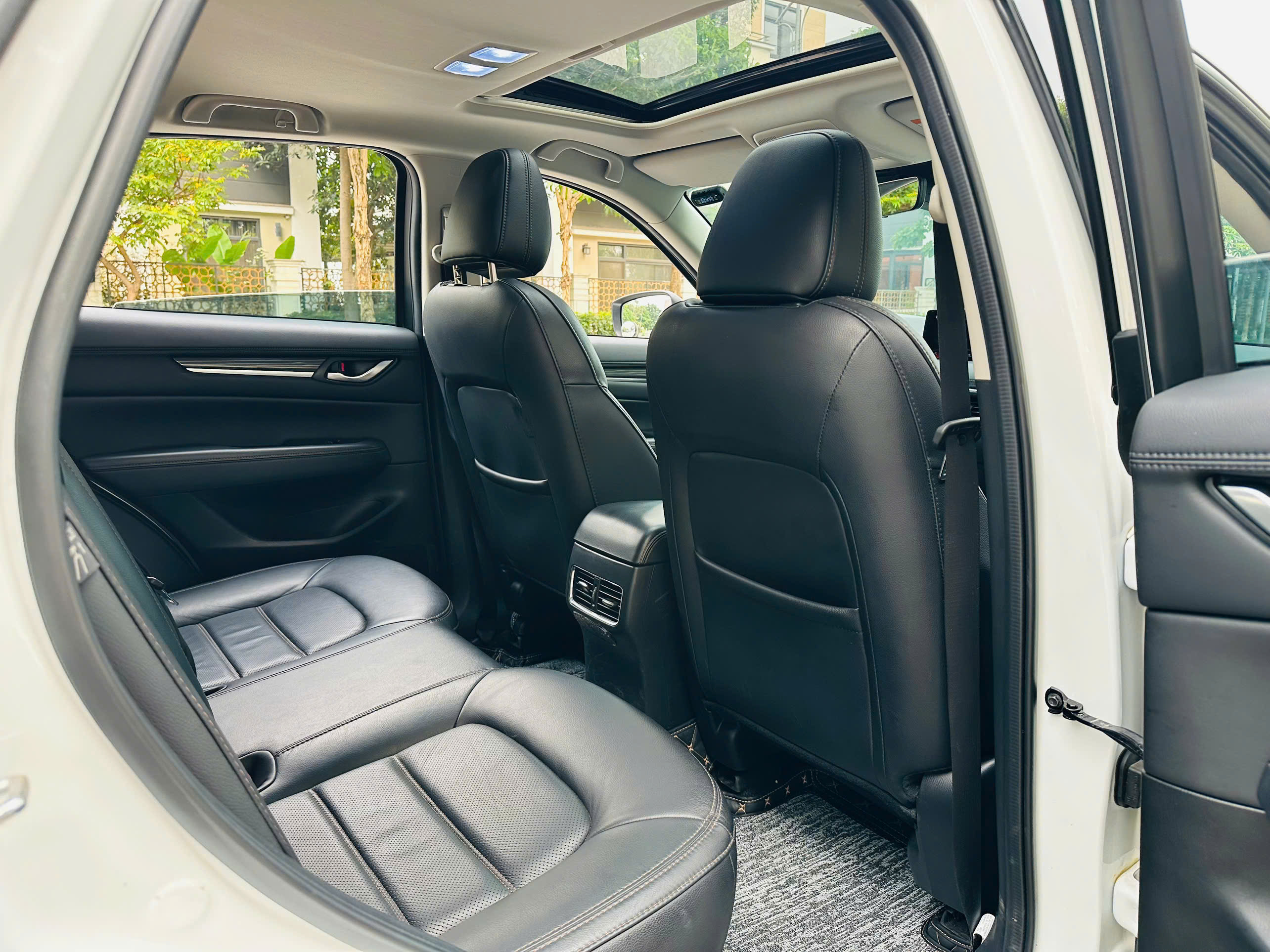 Mazda CX5 Premium 2.0 AT 2023 trắng