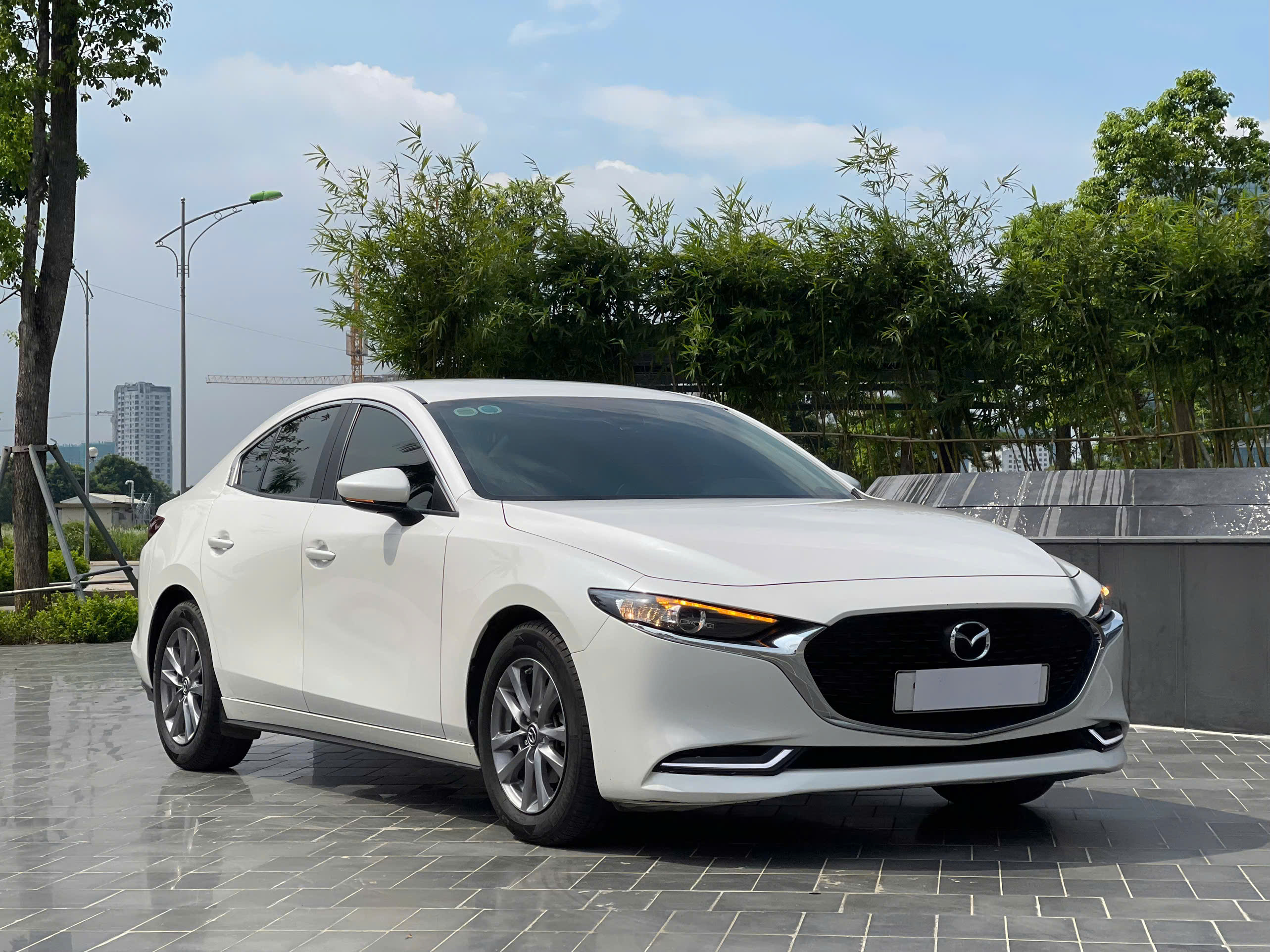 Mazda 3 1.5AT Luxury 2022 màu trắng