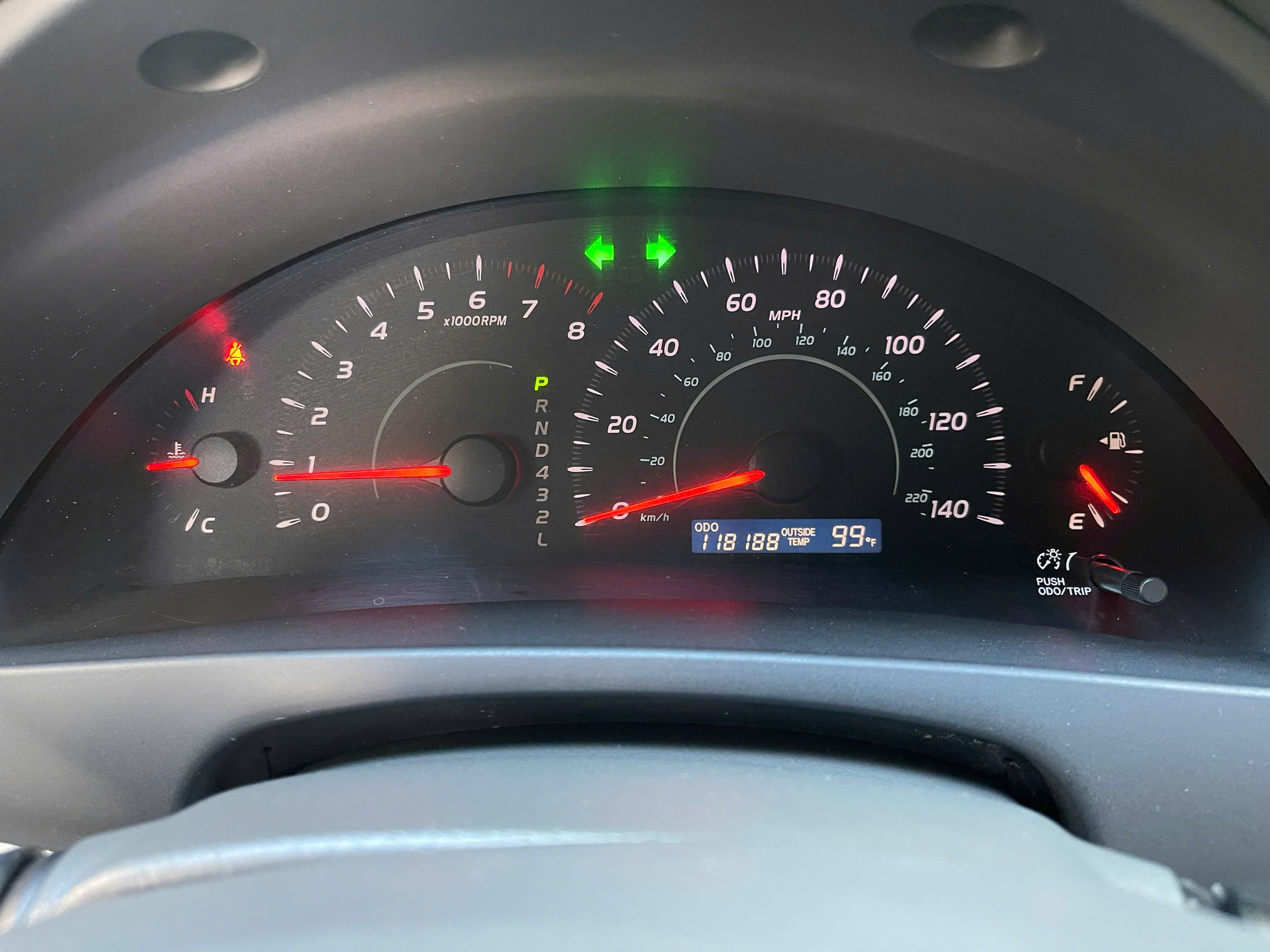Toyota Camry LE 2.4 2018 màu đen