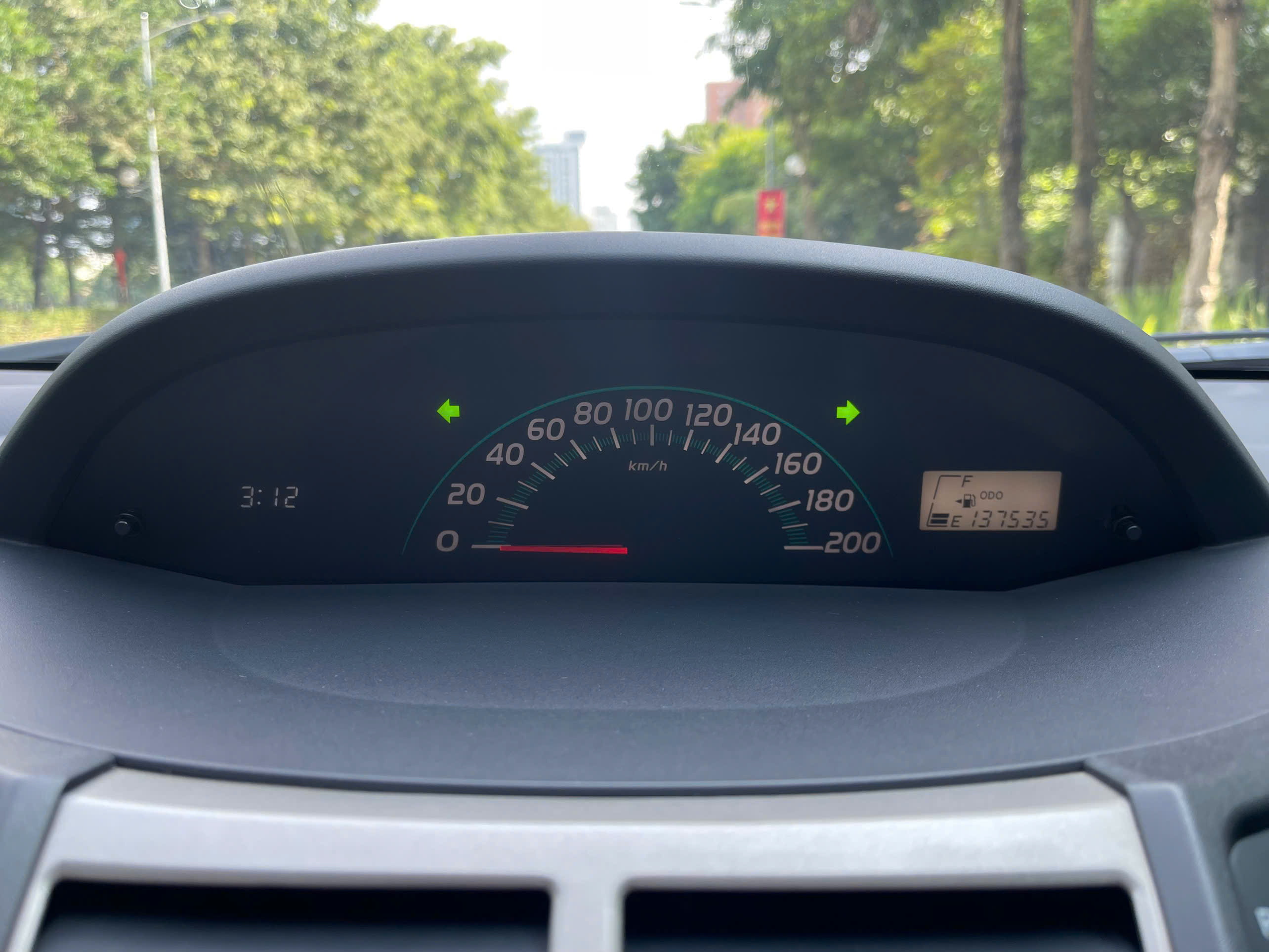 Toyota Yaris 1.3AT Nhật Bản 2009 màu đỏ