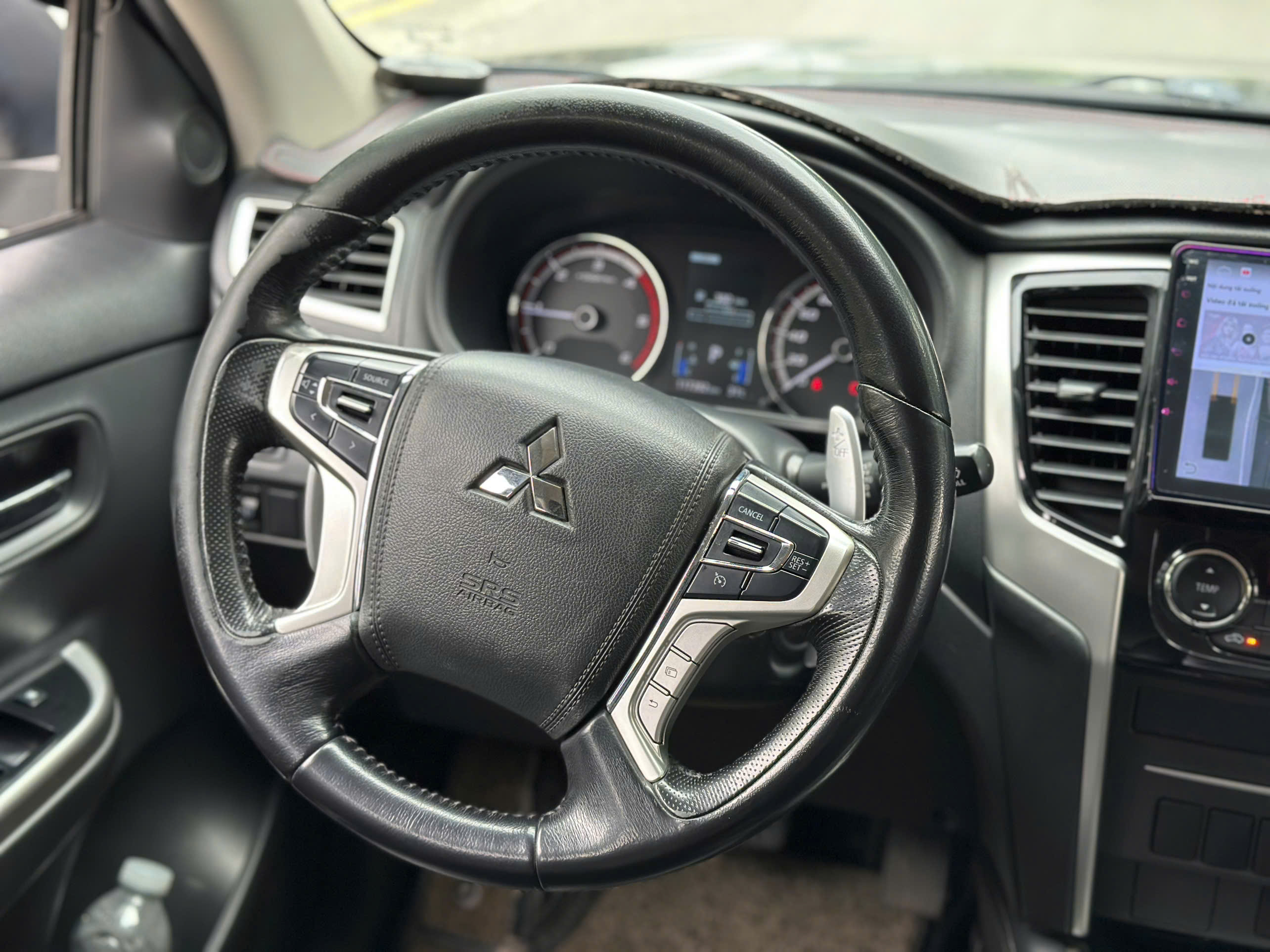 Mitsubishi Triton 4x4 AT Mivec 2019 màu đen