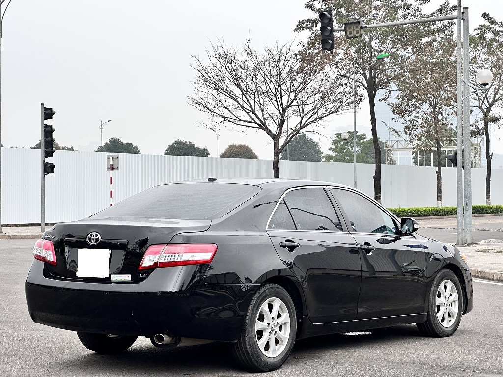 Toyota Camry LE 2.5 2010 màu đen