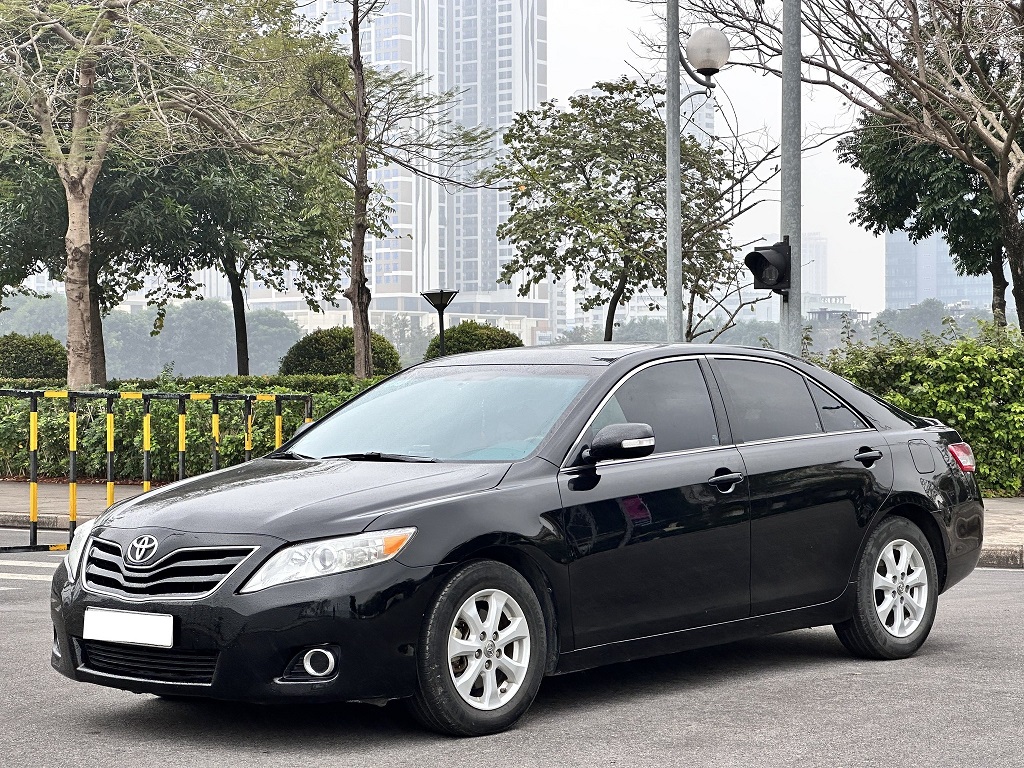 Toyota Camry LE 2.5 2010 màu đen