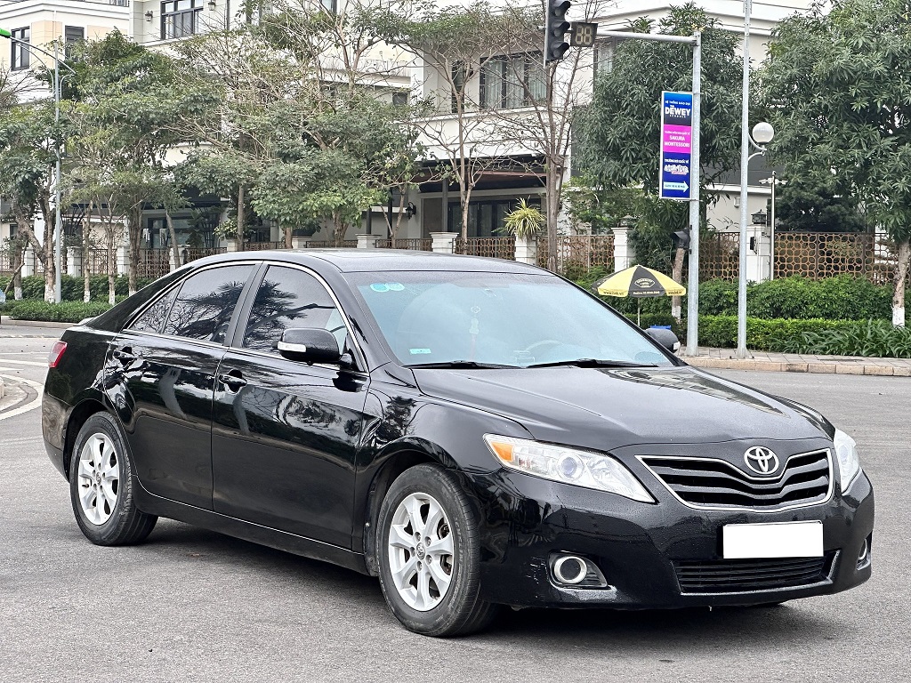 Toyota Camry LE 2.5 2010 màu đen