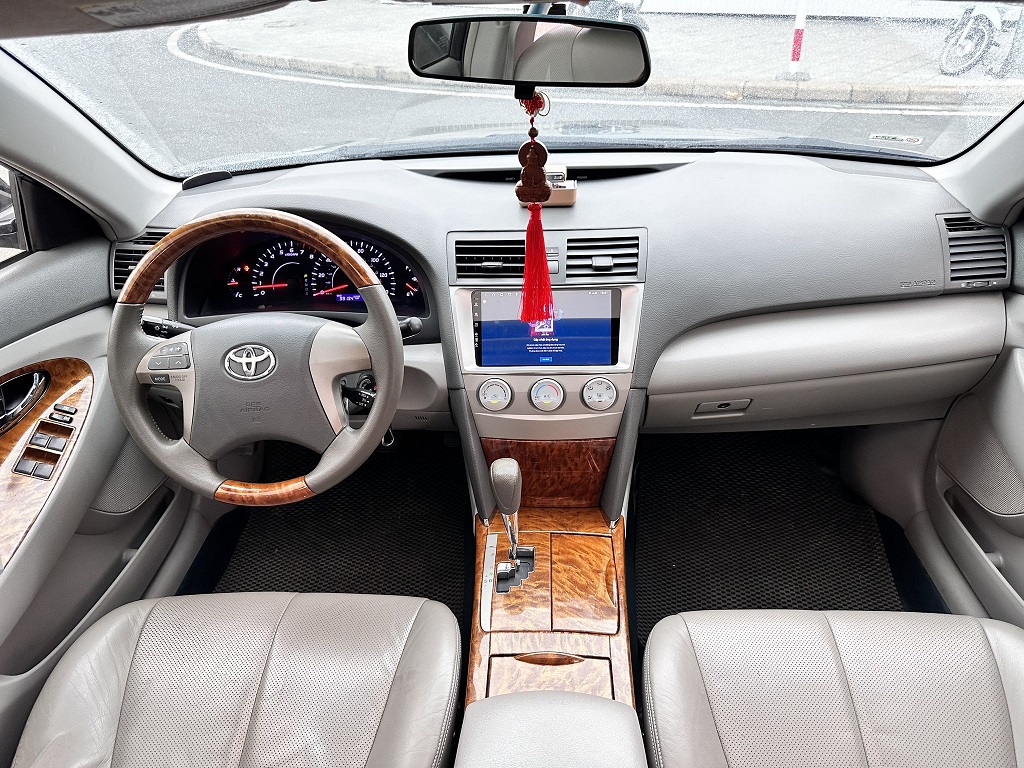 Toyota Camry LE 2.5 2010 màu đen