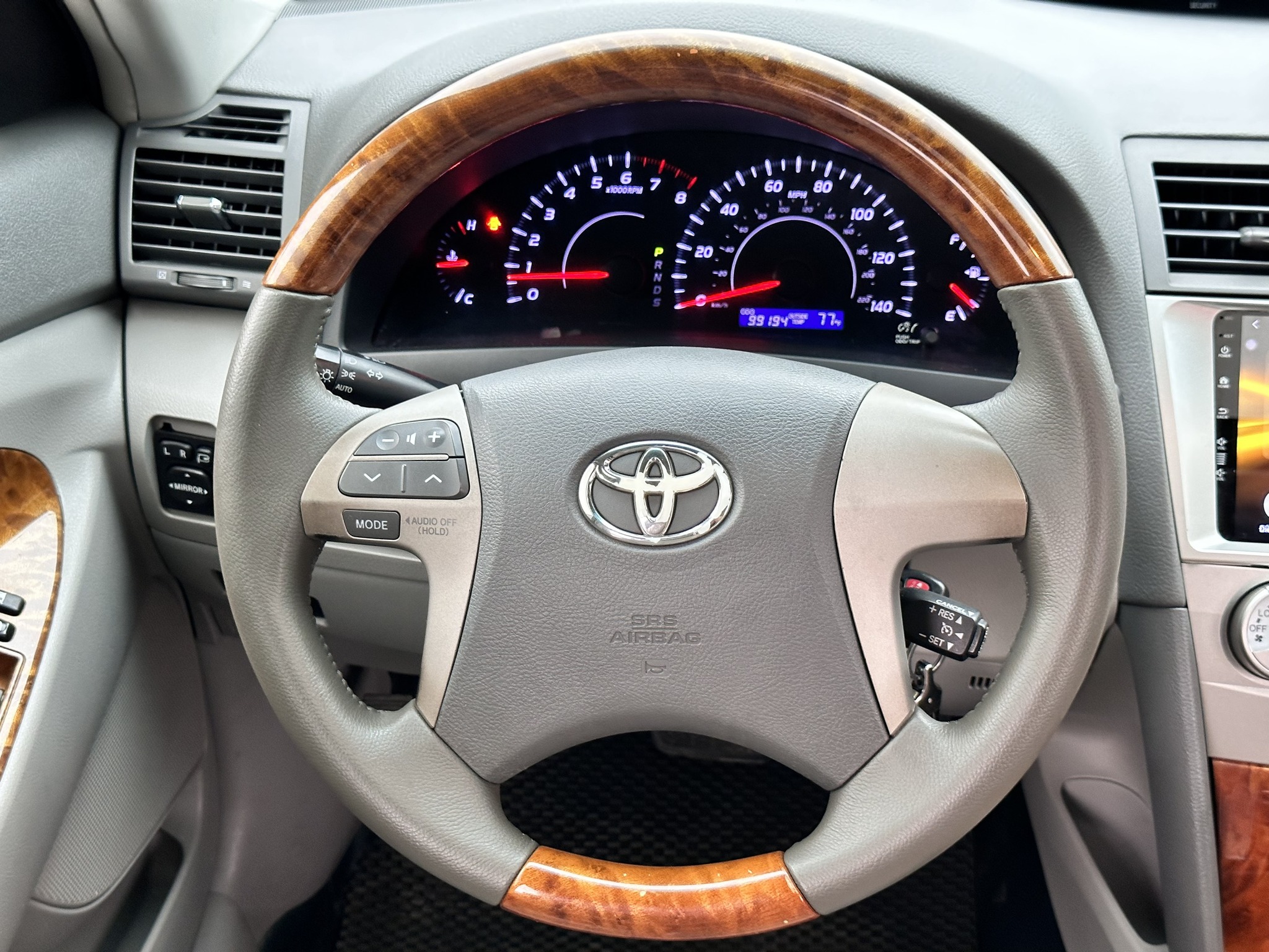 Toyota Camry LE 2.5 2010 màu đen
