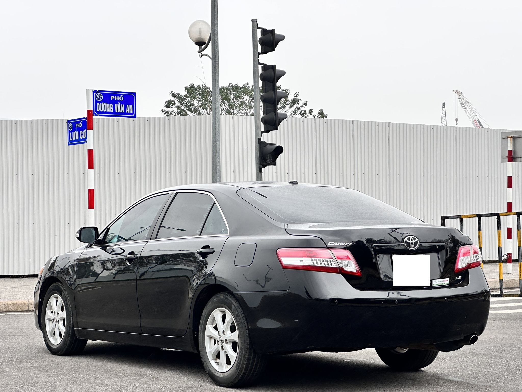 Toyota Camry LE 2.5 2010 màu đen