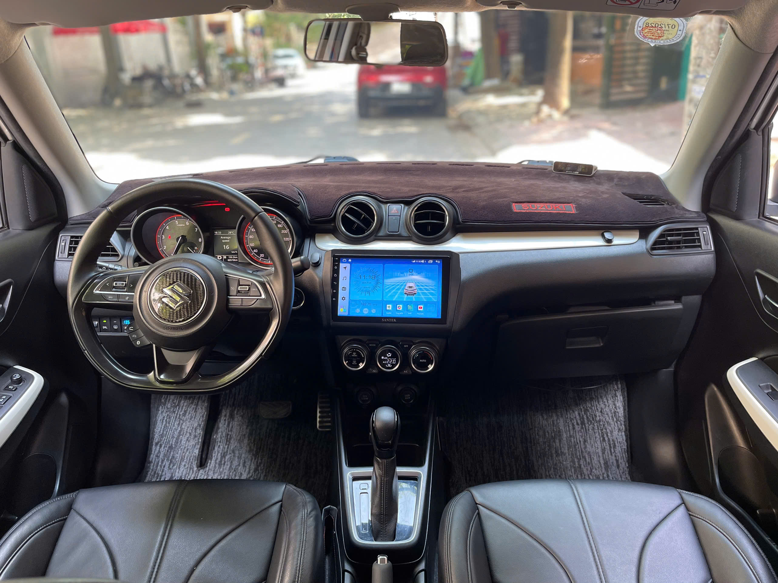 Suzuki Swift GLX 1.2 AT sản xuất 2019 trắng