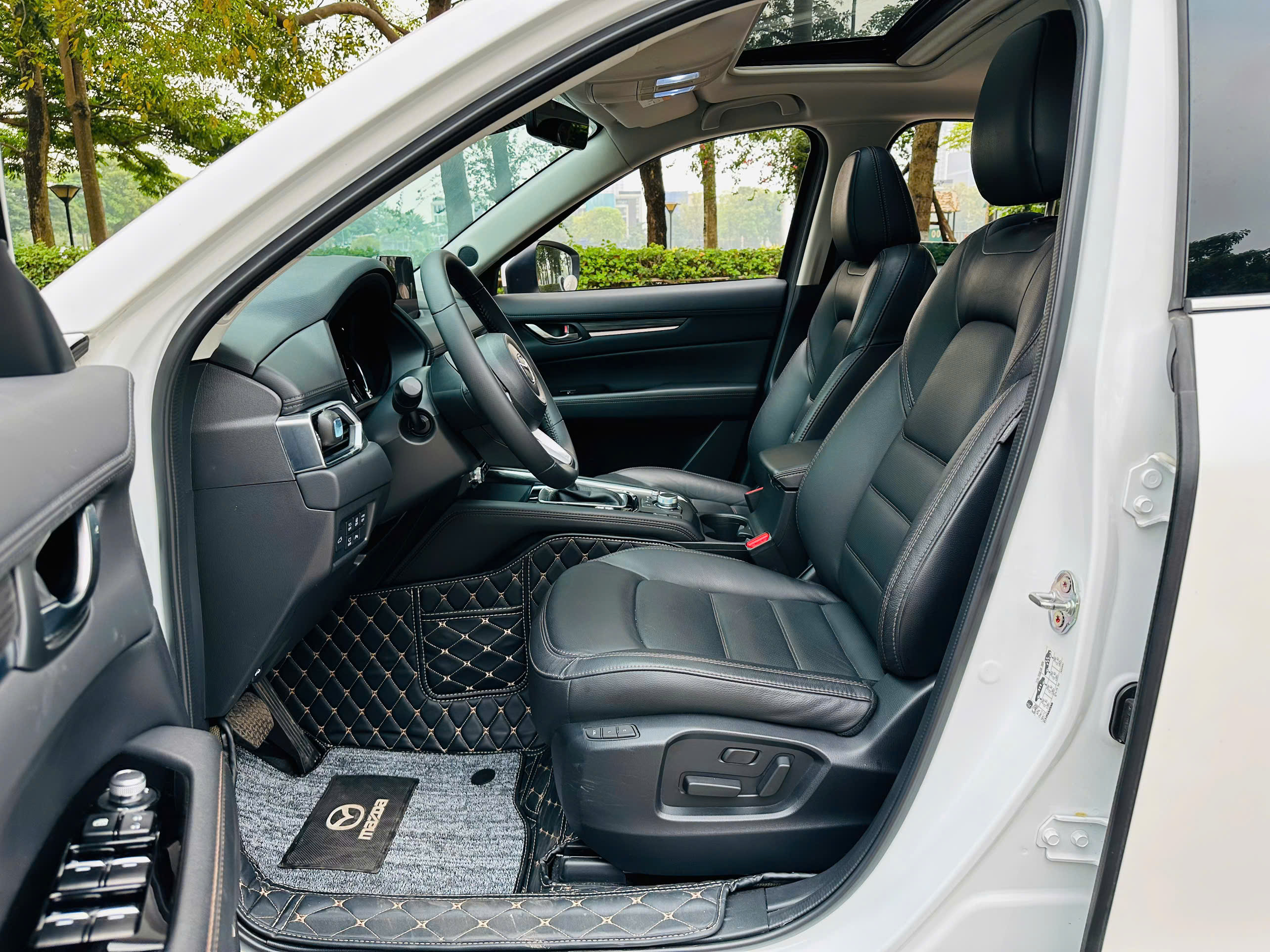 Mazda CX5 Premium 2.0 AT 2023 trắng